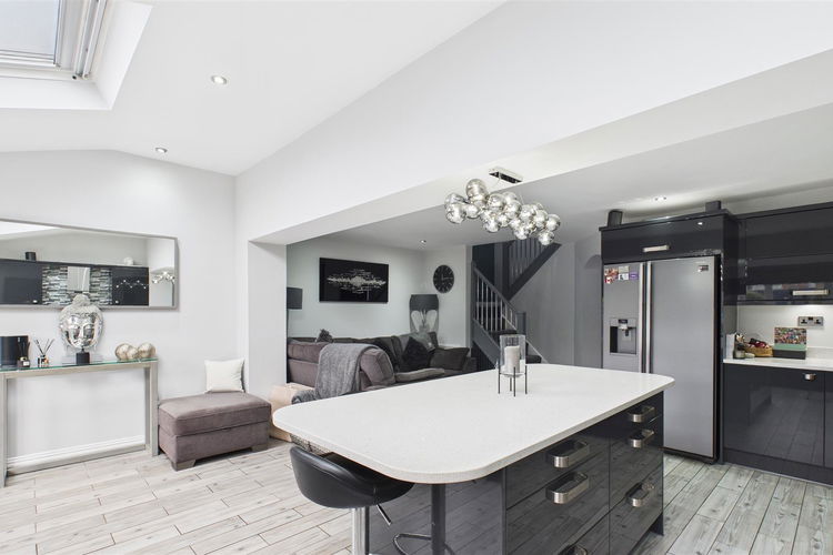 Open Plan Kitchen Dining And Family Room - Picture 8 of 22