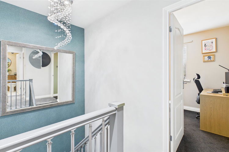 First Floor Landing - Picture 10 of 22