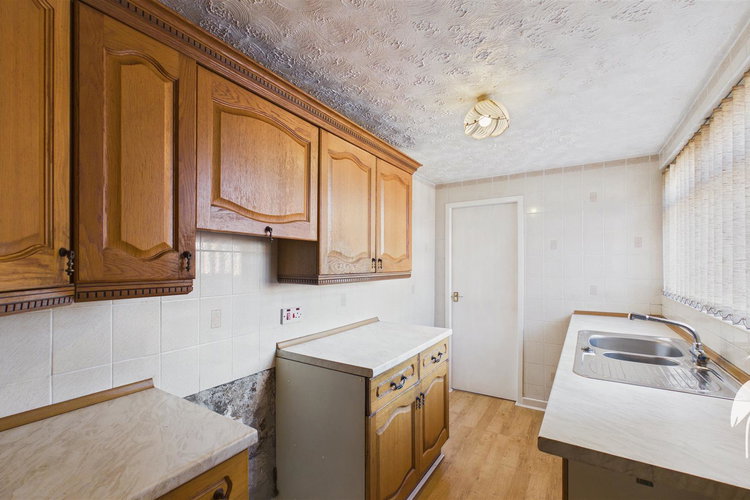 Kitchen - Picture 6 of 18