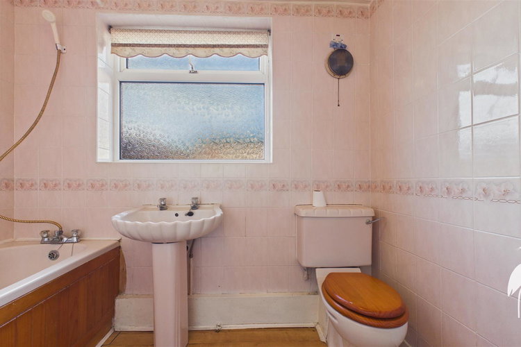 Bathroom - Picture 7 of 18