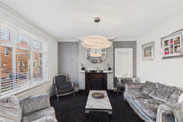 Dining Room - Picture 10 of 41