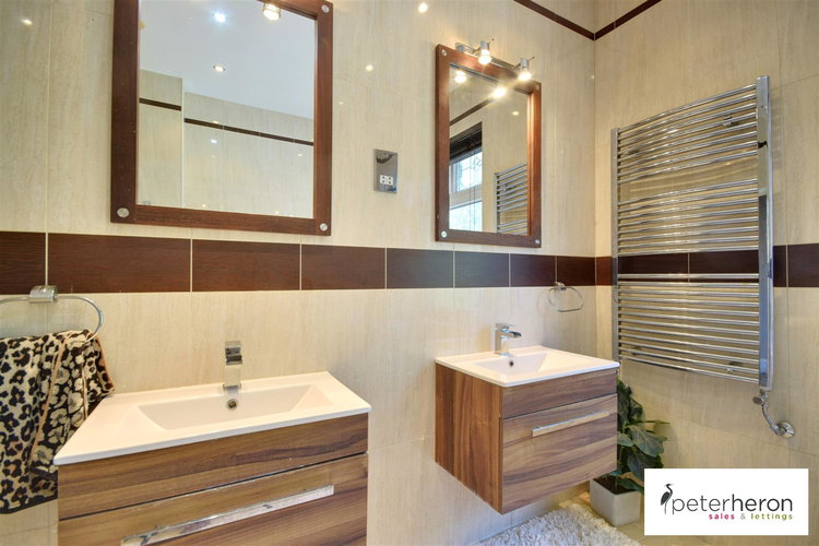 Bathroom - Picture 32 of 41