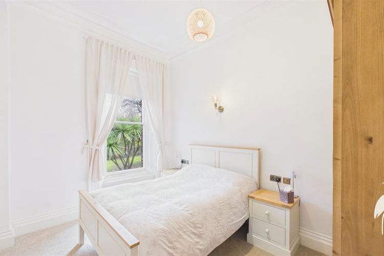 Bedroom 1 - Picture 8 of 21