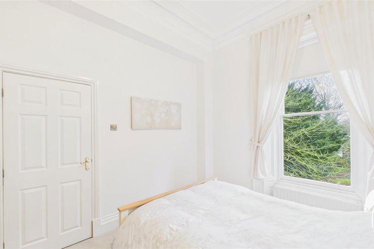 Bedroom 1 - Picture 9 of 21