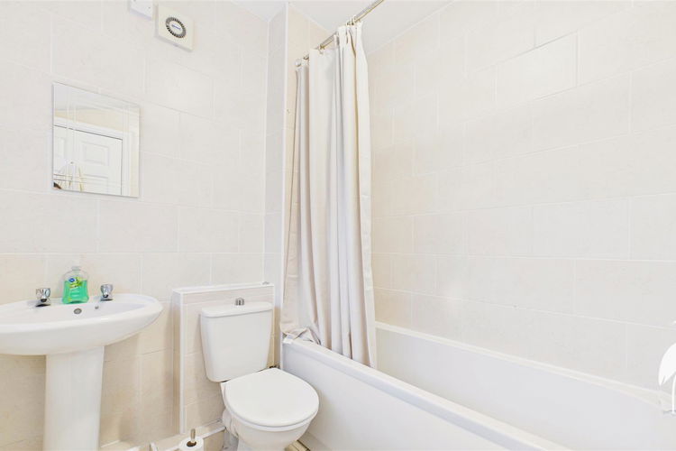 Bathroom - Picture 11 of 19