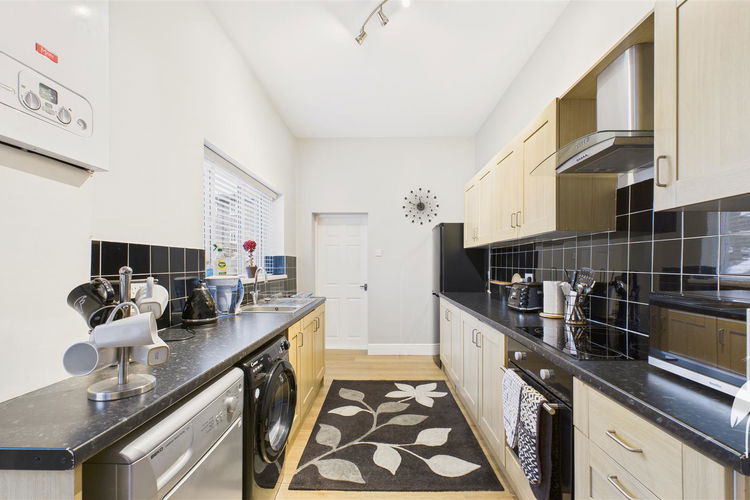 Breakfasting Kitchen - Picture 4 of 19