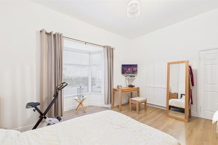 Bedroom 1 - Picture 9 of 19