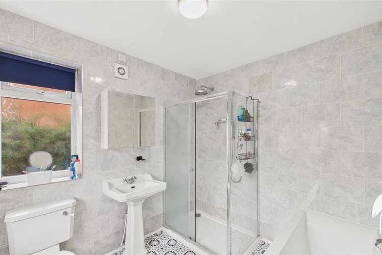 Bathroom - Picture 12 of 24