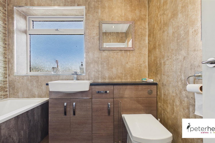 Bathroom - Picture 18 of 23