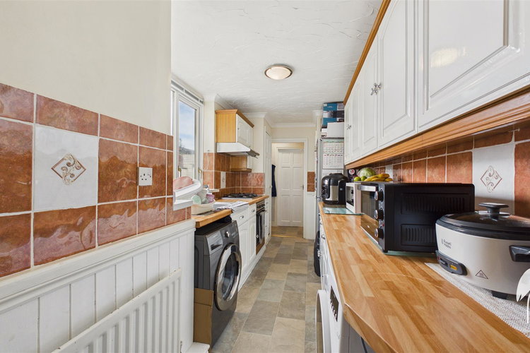 Kitchen - Picture 4 of 13