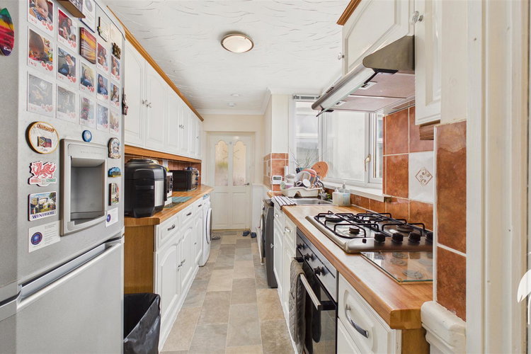 Kitchen - Picture 5 of 13