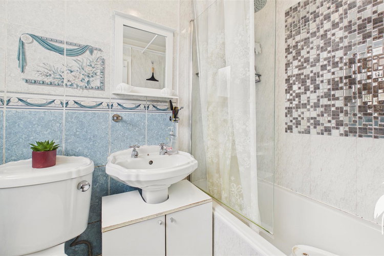 Bathroom - Picture 9 of 13