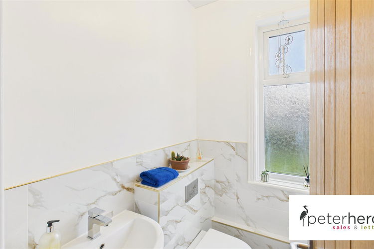 Washroom/WC - Picture 11 of 24