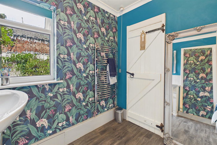 Bathroom - Picture 17 of 27