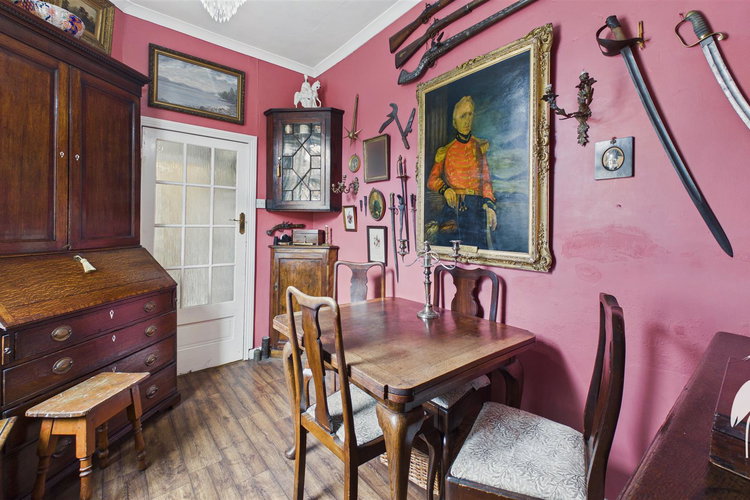 Dining Room - Picture 10 of 27