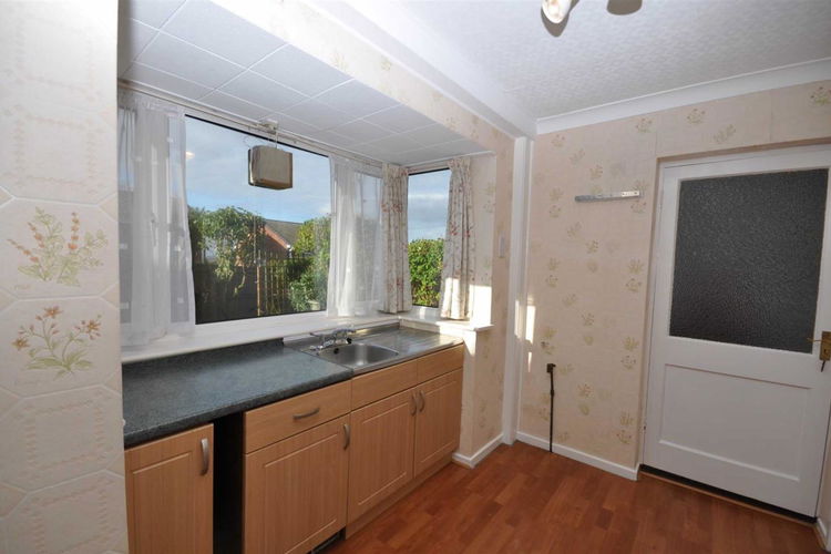 Kitchen - Picture 4 of 11