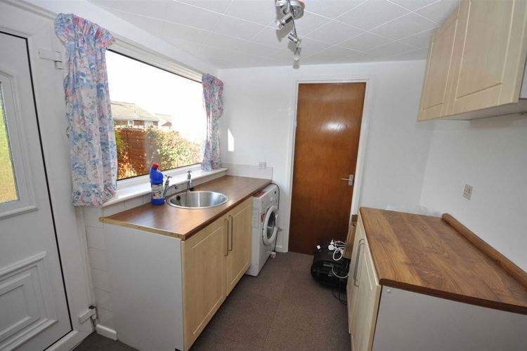 Kitchen - Picture 6 of 11