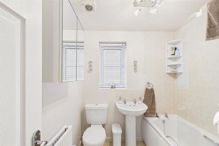 Bathroom - Picture 15 of 18