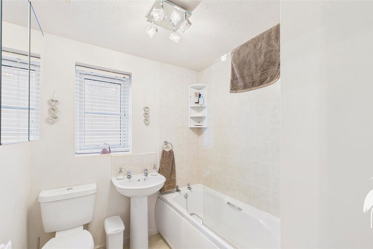 Bathroom - Picture 16 of 18