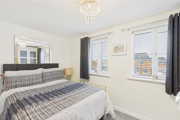 Bedroom 1 - Picture 10 of 18