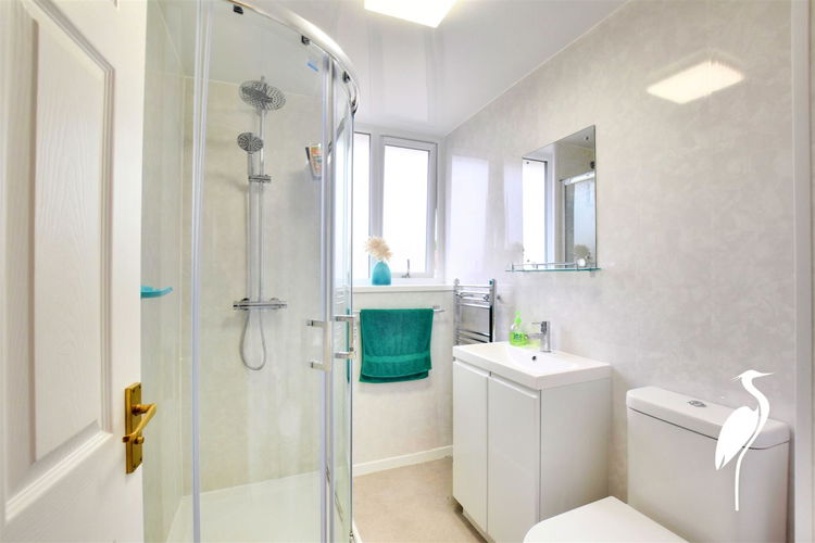 Shower Room - Picture 12 of 15