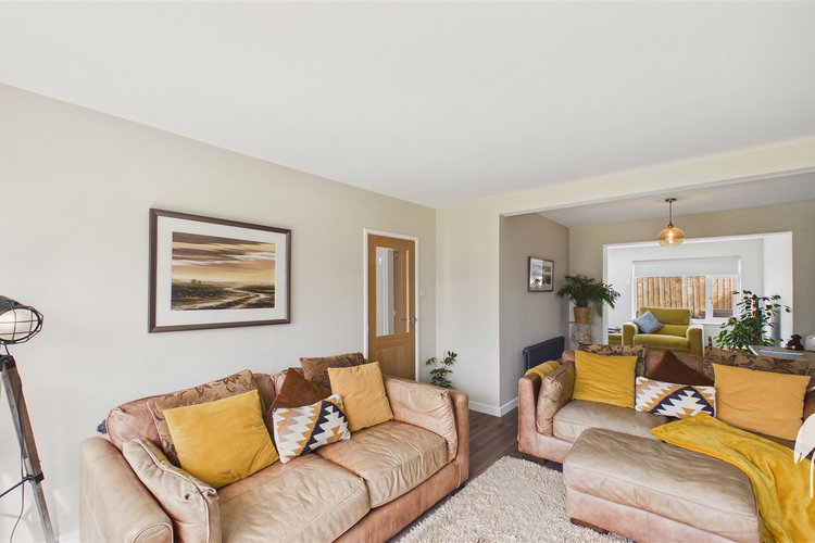 Lounge - Picture 5 of 29