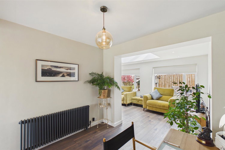 Lounge - Picture 6 of 29