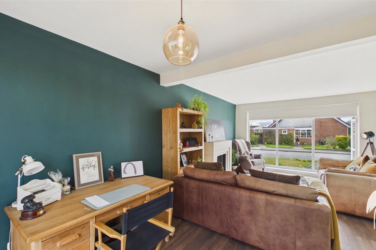 Lounge - Picture 7 of 29