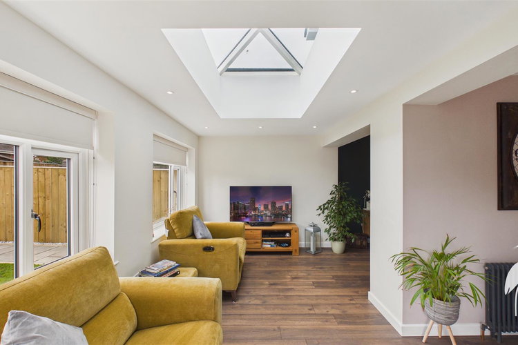 Sun Room - Picture 9 of 29