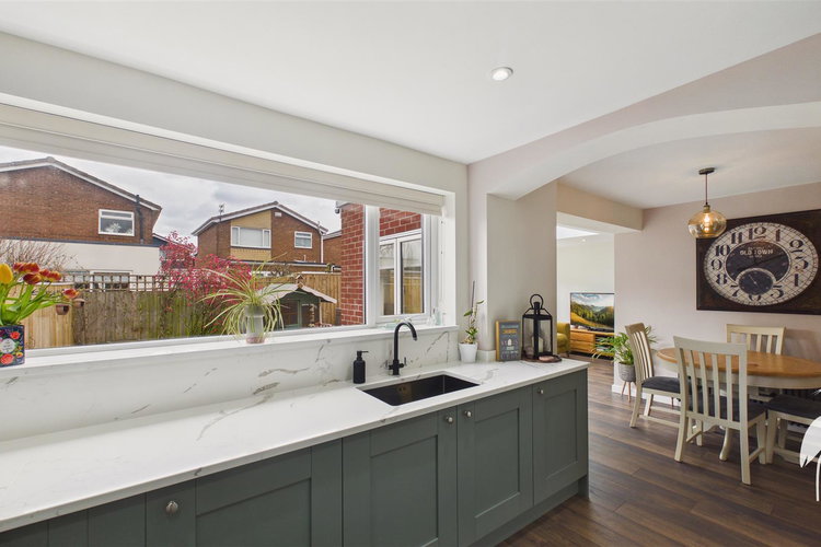 Kitchen - Picture 13 of 29