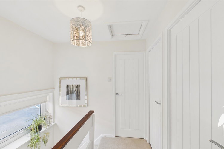 First Floor Landing - Picture 24 of 29