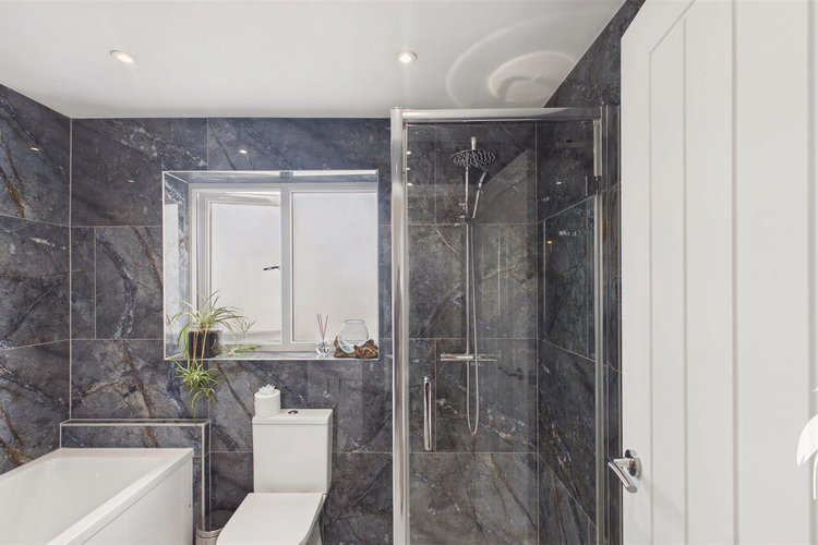 Bathroom - Picture 26 of 29