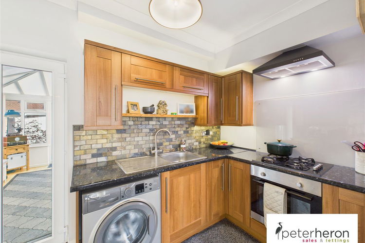 Kitchen - Picture 6 of 23