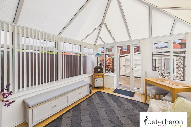 Conservatory - Picture 10 of 23