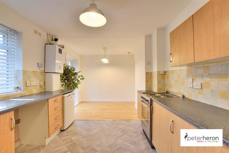Kitchen - Picture 6 of 20