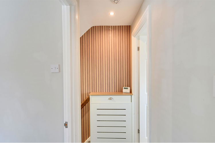 First Floor Landing - Picture 12 of 16