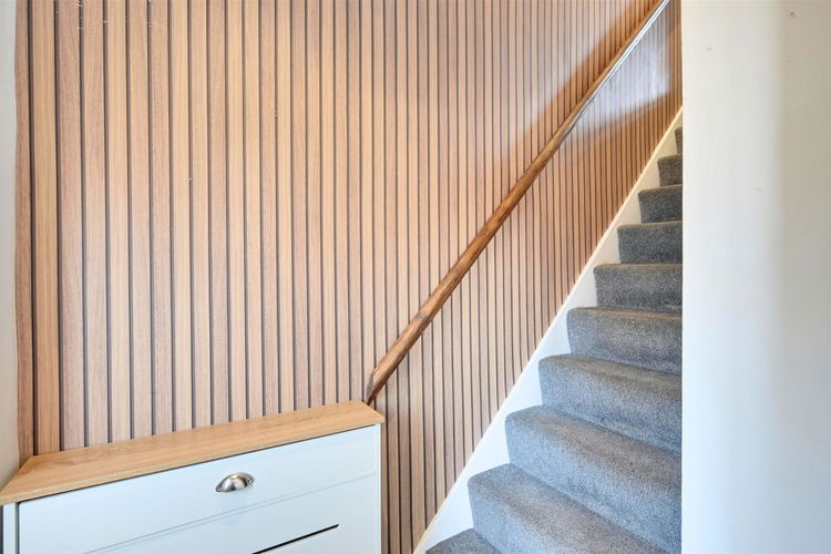 Entrance Hall - Picture 8 of 16