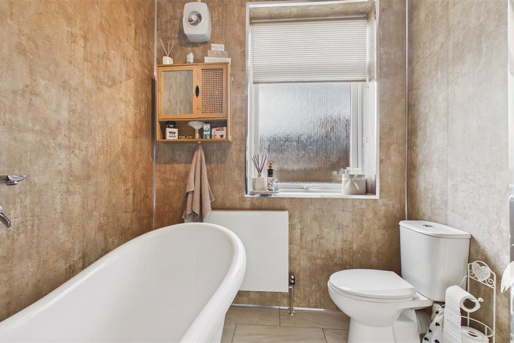 Bathroom - Picture 14 of 25