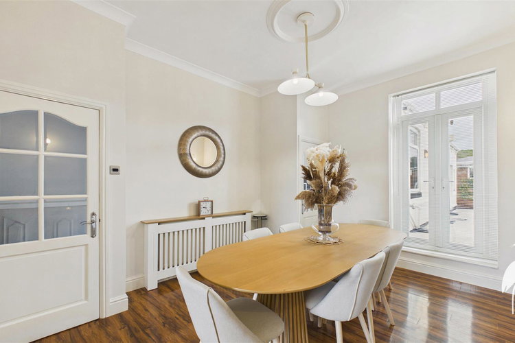 Dining Room - Picture 6 of 25