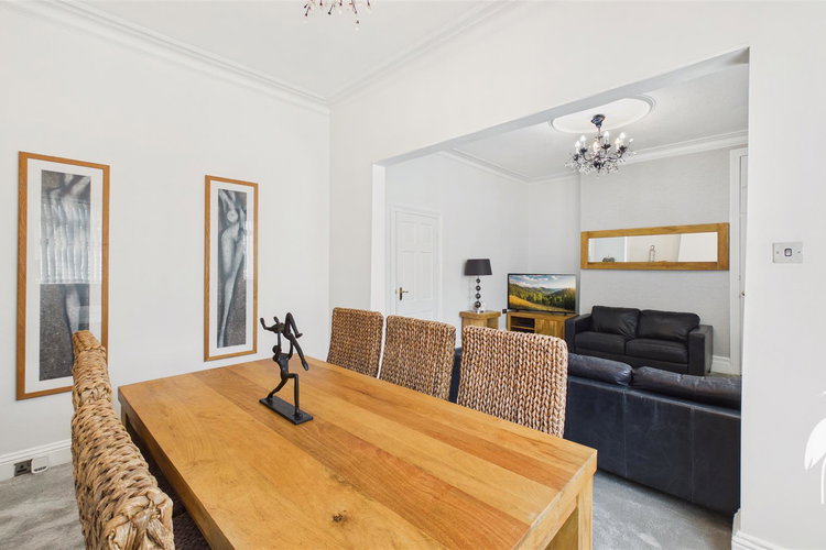 Dining Room - Picture 6 of 16