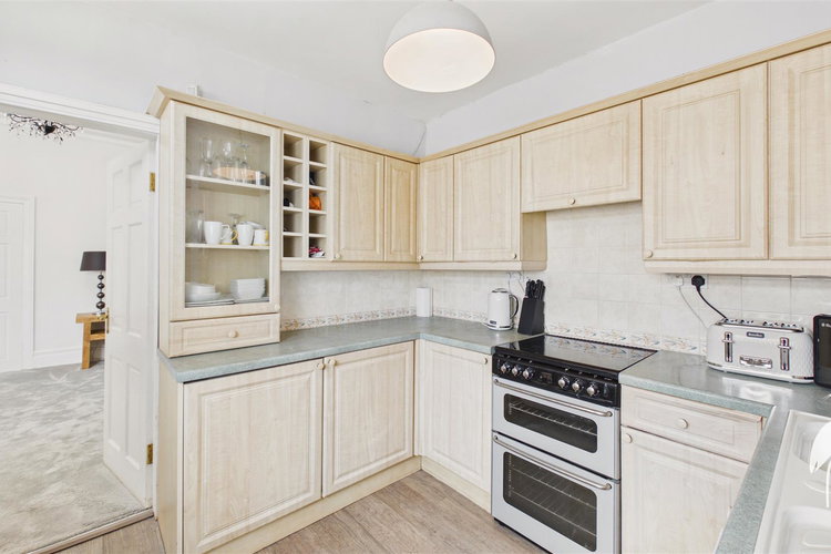 Kitchen - Picture 7 of 16