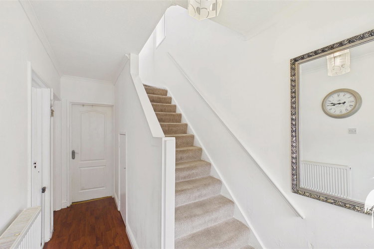 Entrance Hall - Picture 11 of 29