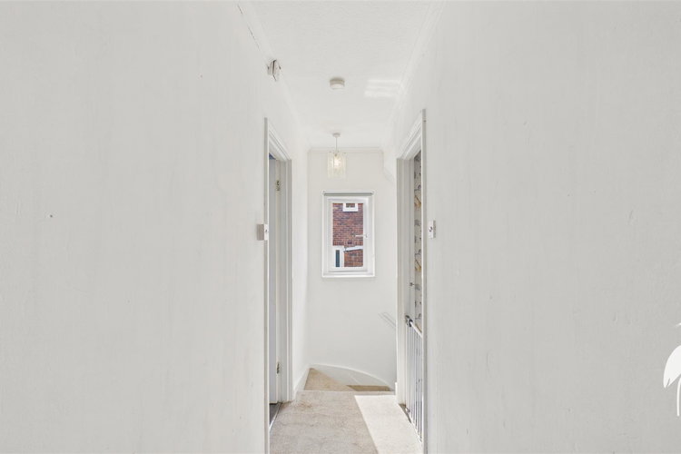 First Floor Landing - Picture 20 of 29