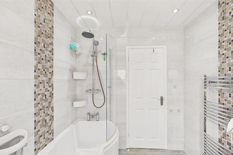Bathroom - Picture 23 of 29