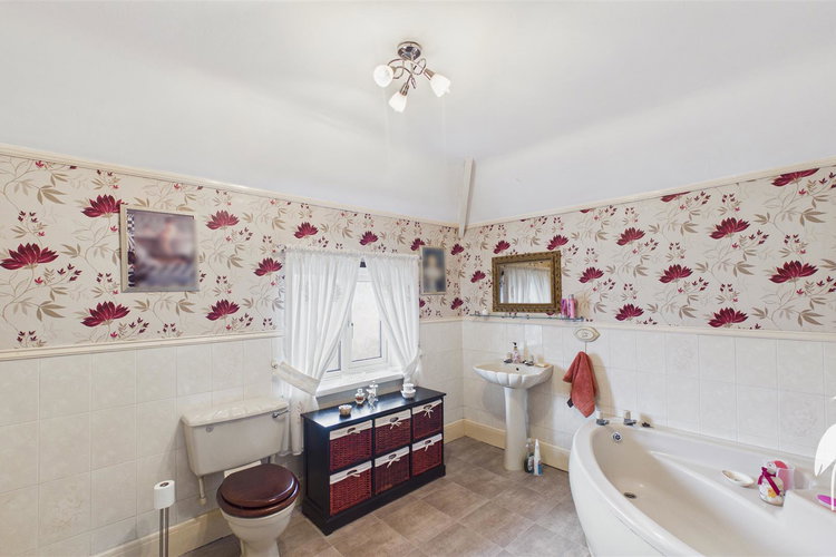 Bathroom - Picture 22 of 26