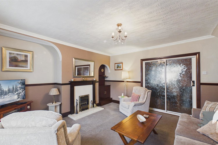 Lounge - Picture 4 of 26