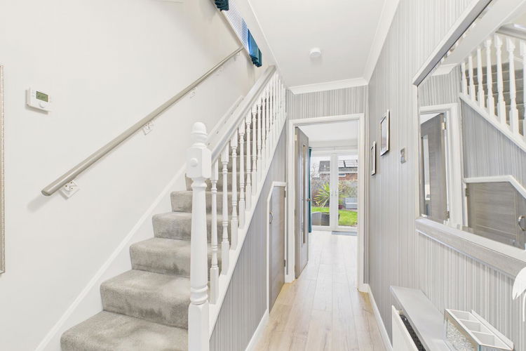 Hallway - Picture 13 of 25