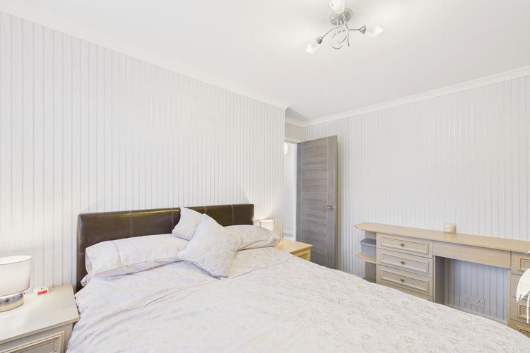 Bedroom 1 - Picture 15 of 25