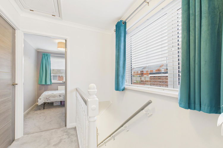 First Floor Landing - Picture 20 of 25