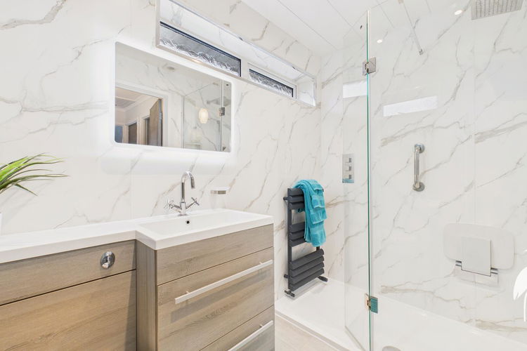 Shower Room - Picture 22 of 25